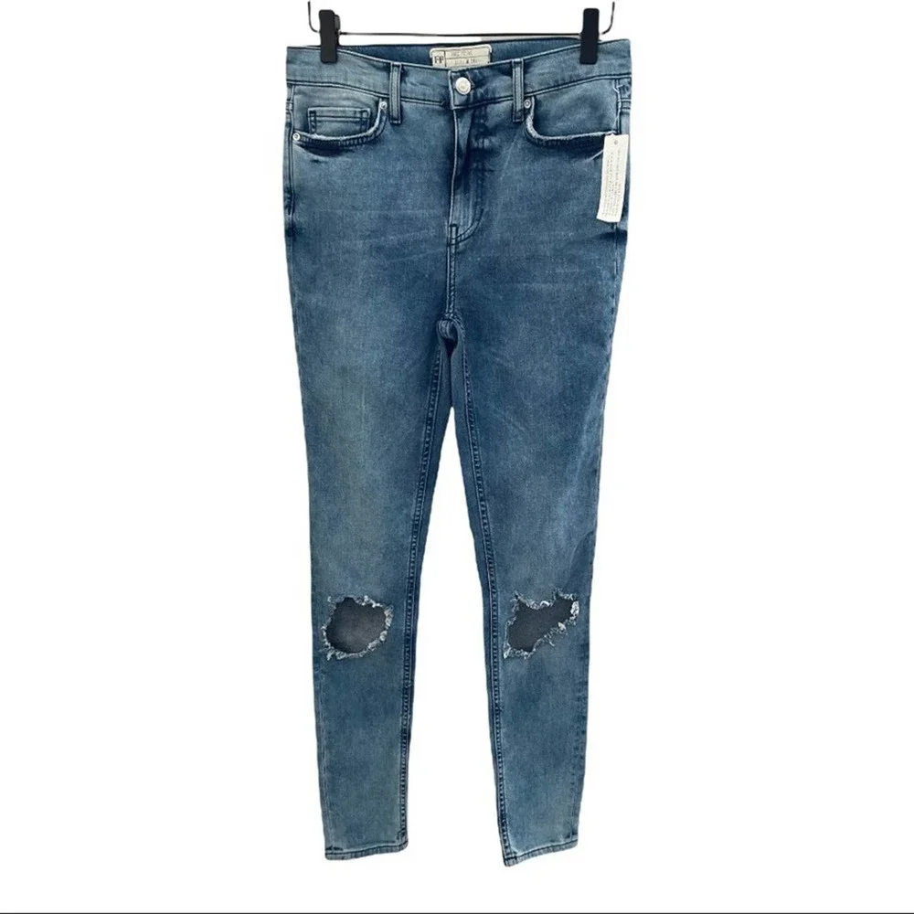 Free People High Rise Busted Knee Jeans Blue Size 28L‎ NWT